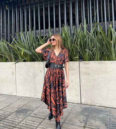 Vestido largo puntas negro líneas - Imagen 4
