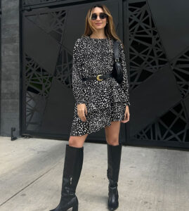 Vestido Corto Asimetrico Negro Manchas Blancas