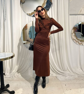 Vestido midi cafe drapeado