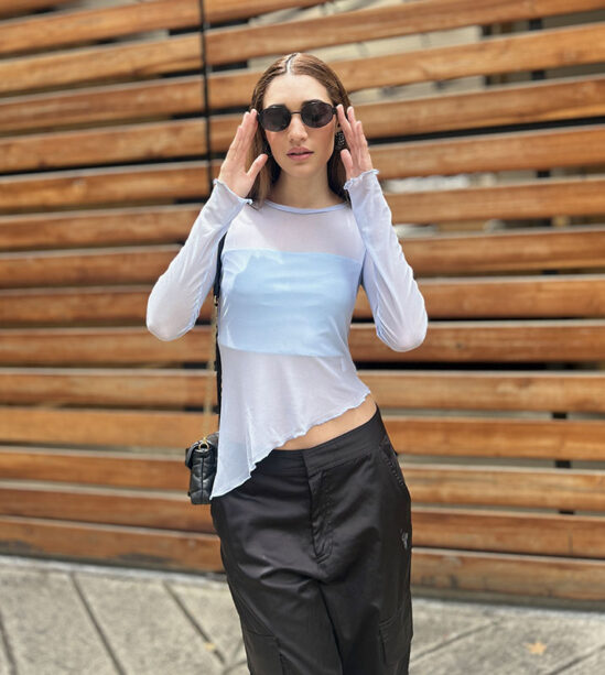 Blusa malla asimetrica azul