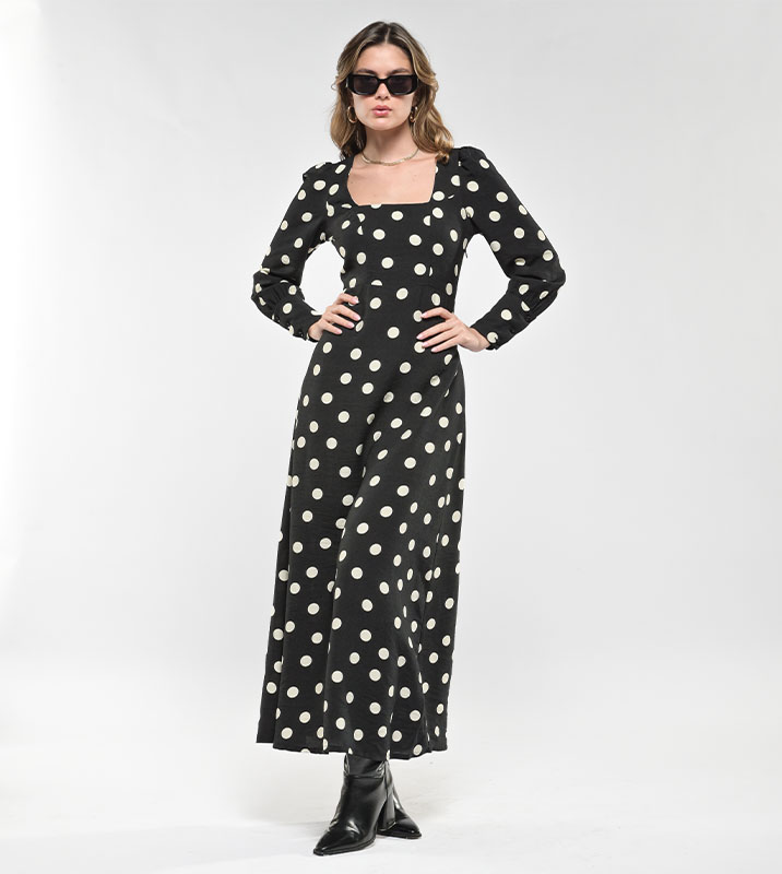 Vestido Largo Negro Cuello Cuadrado Puntos - Imagen 5