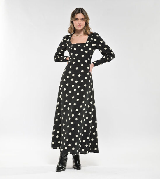 Vestido Largo Negro Cuello Cuadrado Puntos