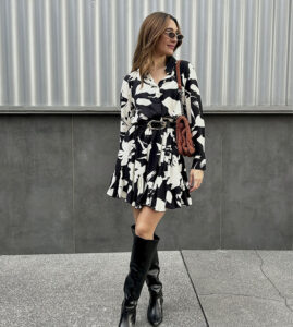 Vestido Corto Con Vuelo Flores